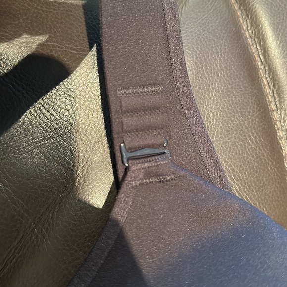 NWT Lululemon Swift Speed Black Bra 38C - Picture 4 of 8